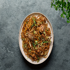 チョウメイン ( チキン．野菜, ポーク ) 